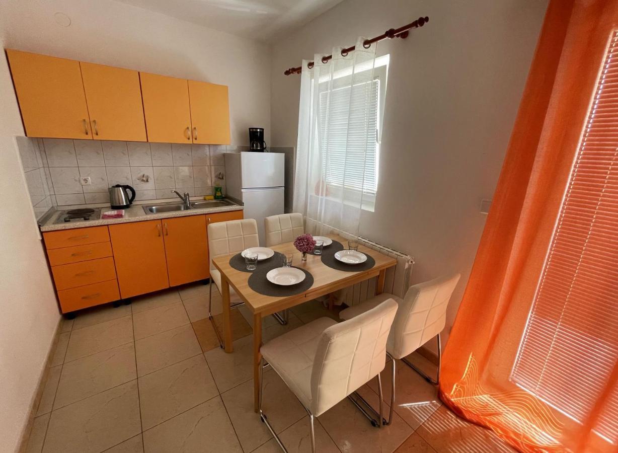 Zeneral Apartment *
